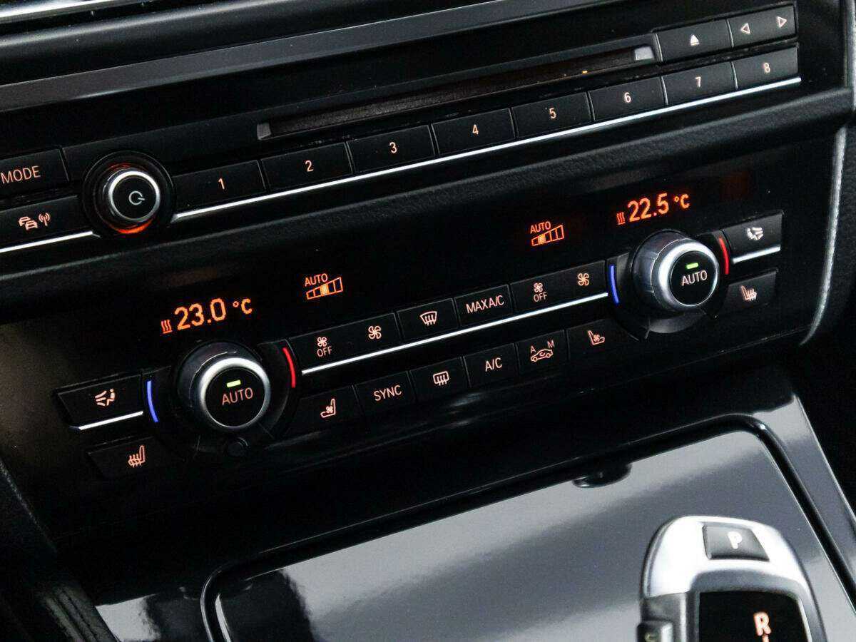 BMW 5 серии 530d xDrive, 2014 Фото №19