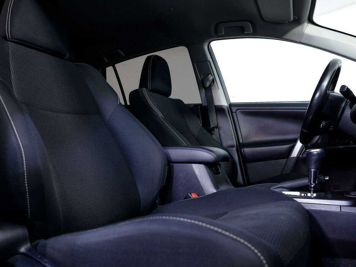 Toyota RAV4, 2019 Фото №14