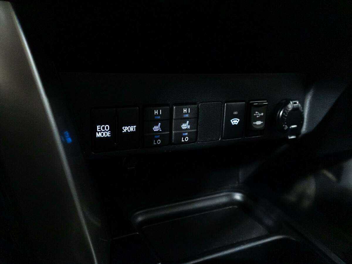 Toyota RAV4, 2018 Фото №21