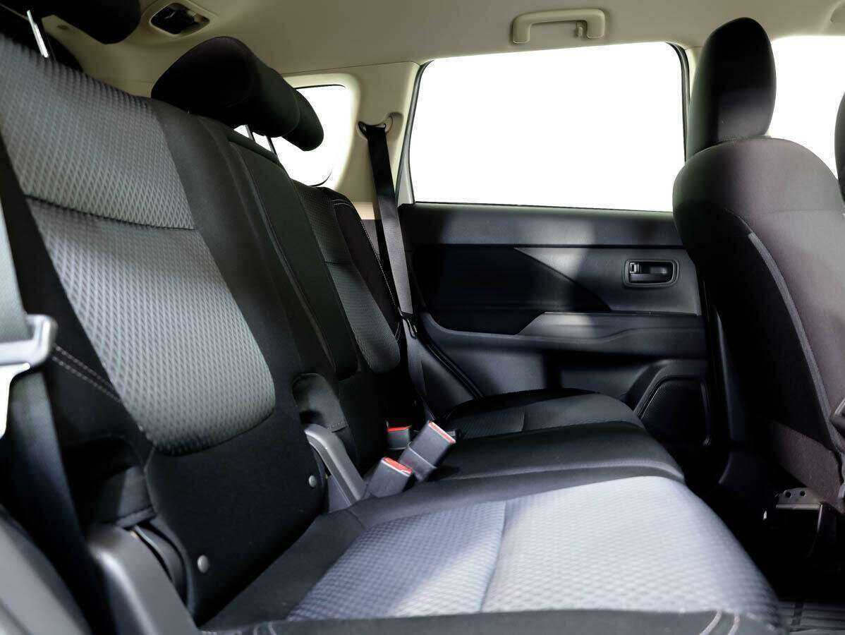 Mitsubishi Outlander, 2018 Фото №13