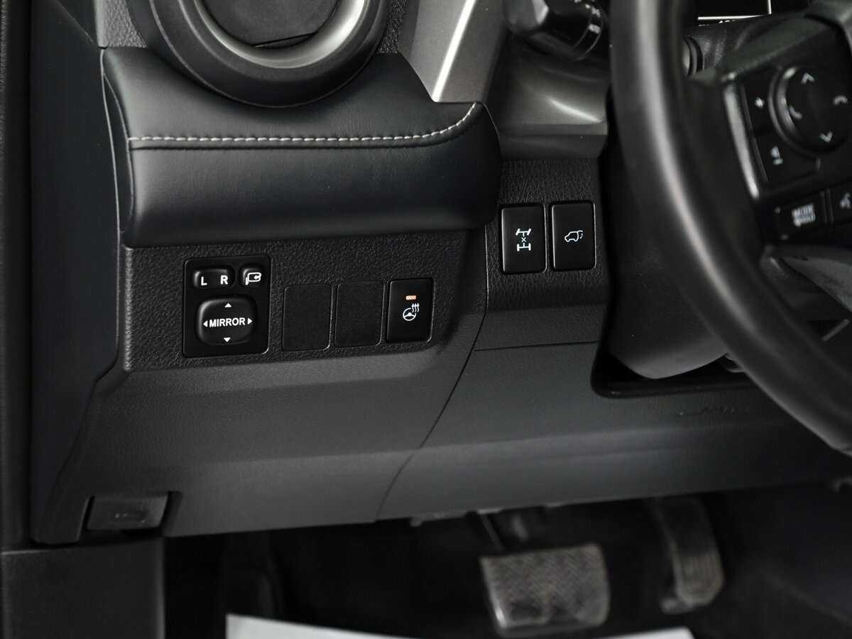 Toyota RAV4, 2018 Фото №9