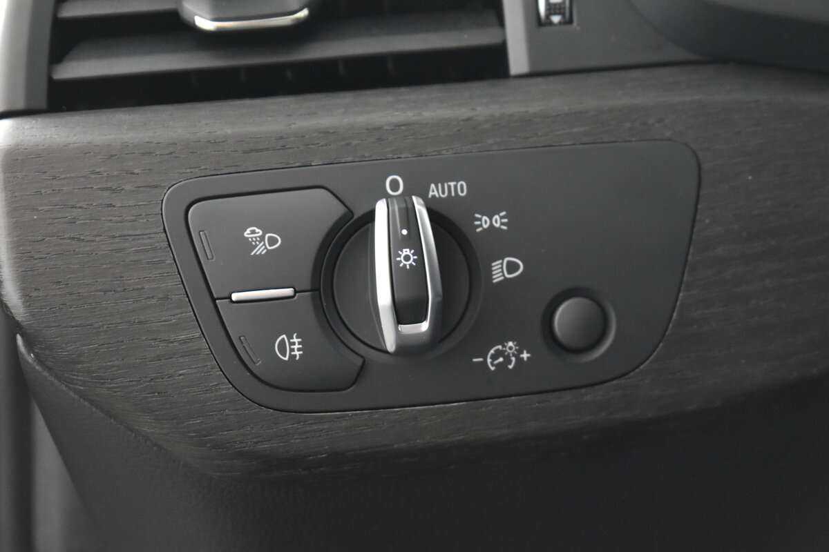 Audi A4, 2018 Фото №12