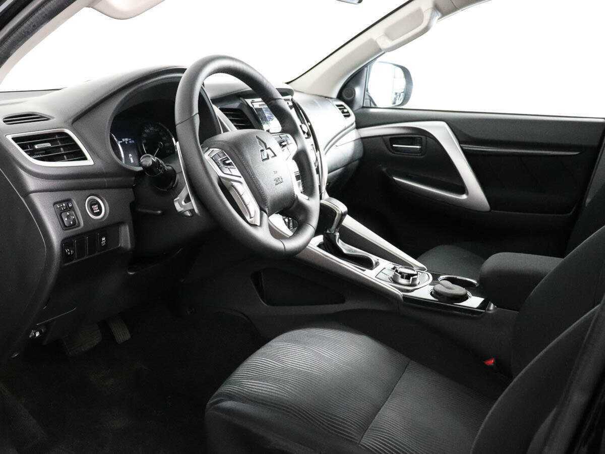 Mitsubishi Pajero Sport, 2018 - 204 583 км. | Фото №8