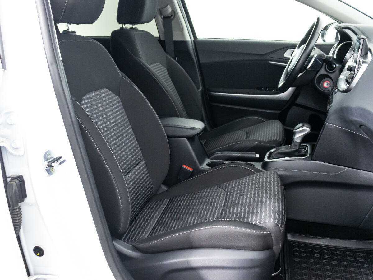 Kia Ceed, 2023 Фото №16