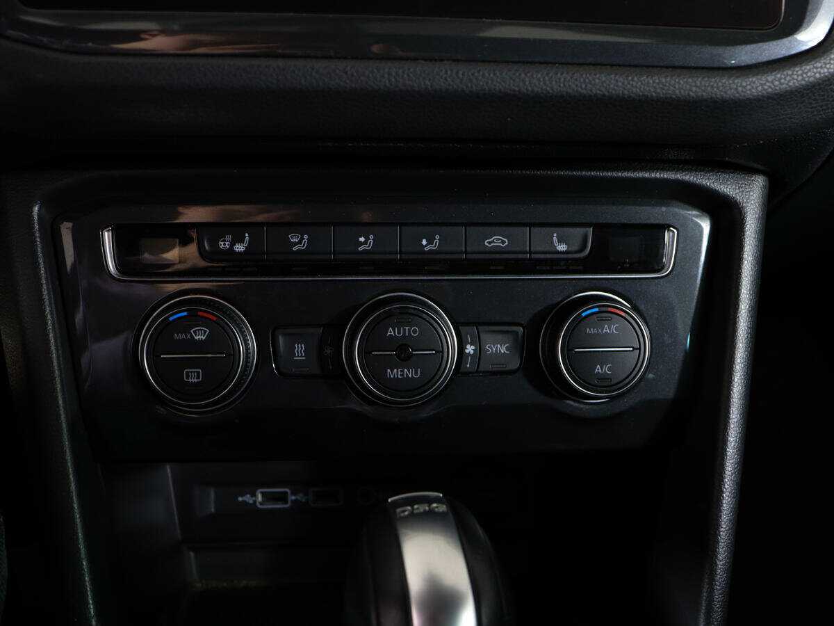 Volkswagen Tiguan, 2018 Фото №18