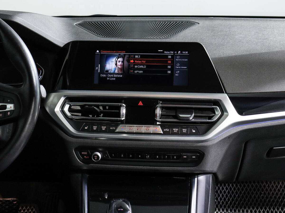 BMW 3 серии 318i, 2020 Фото №13