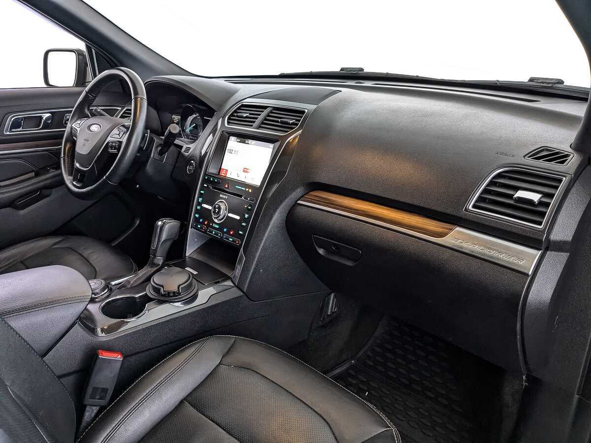Ford Explorer, 2017 Фото №9
