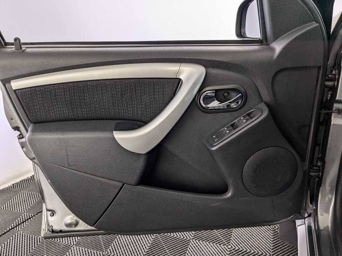 Nissan Terrano, 2015 Фото №15