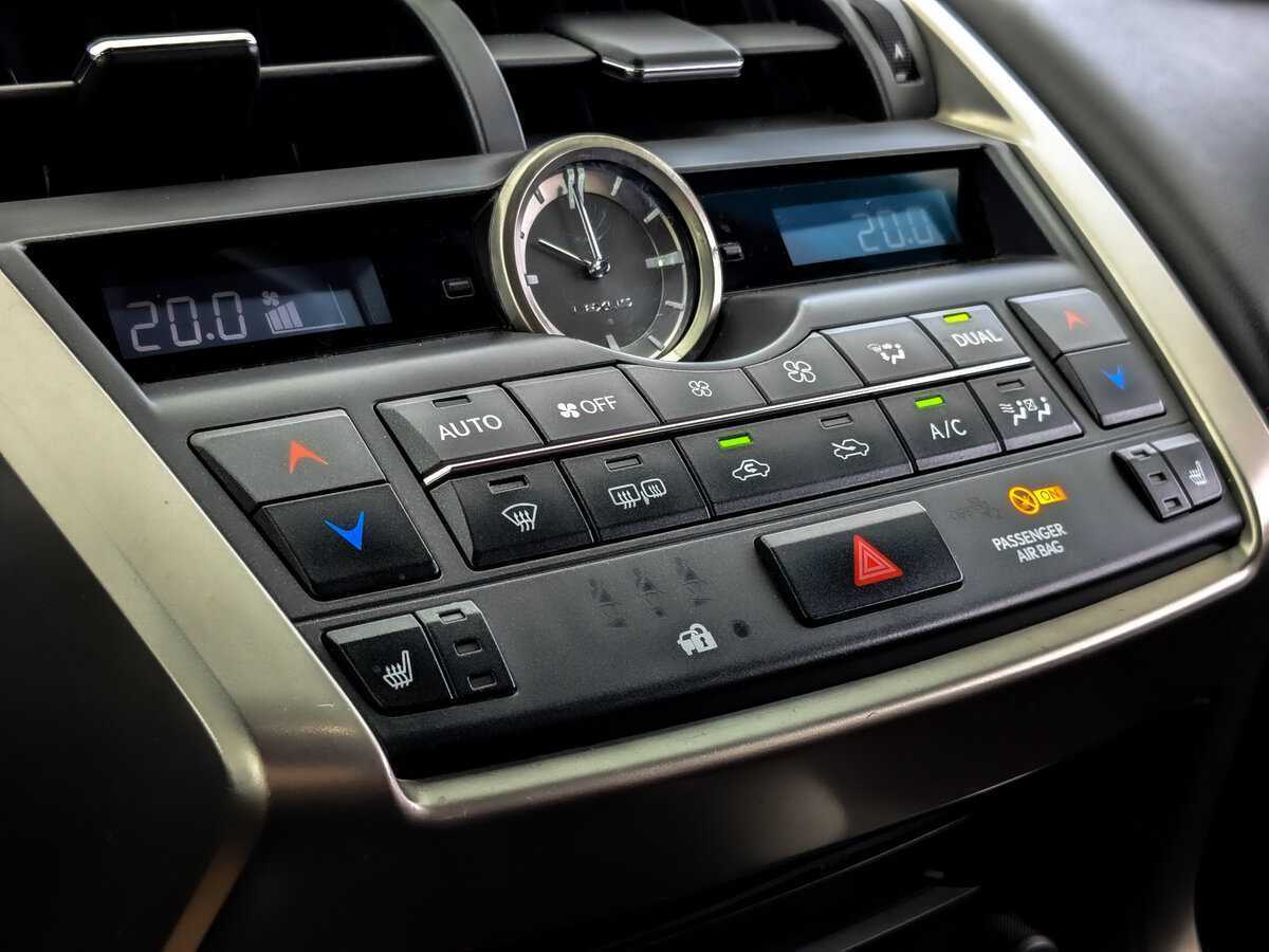 Lexus NX 200t, 2015 Фото №23