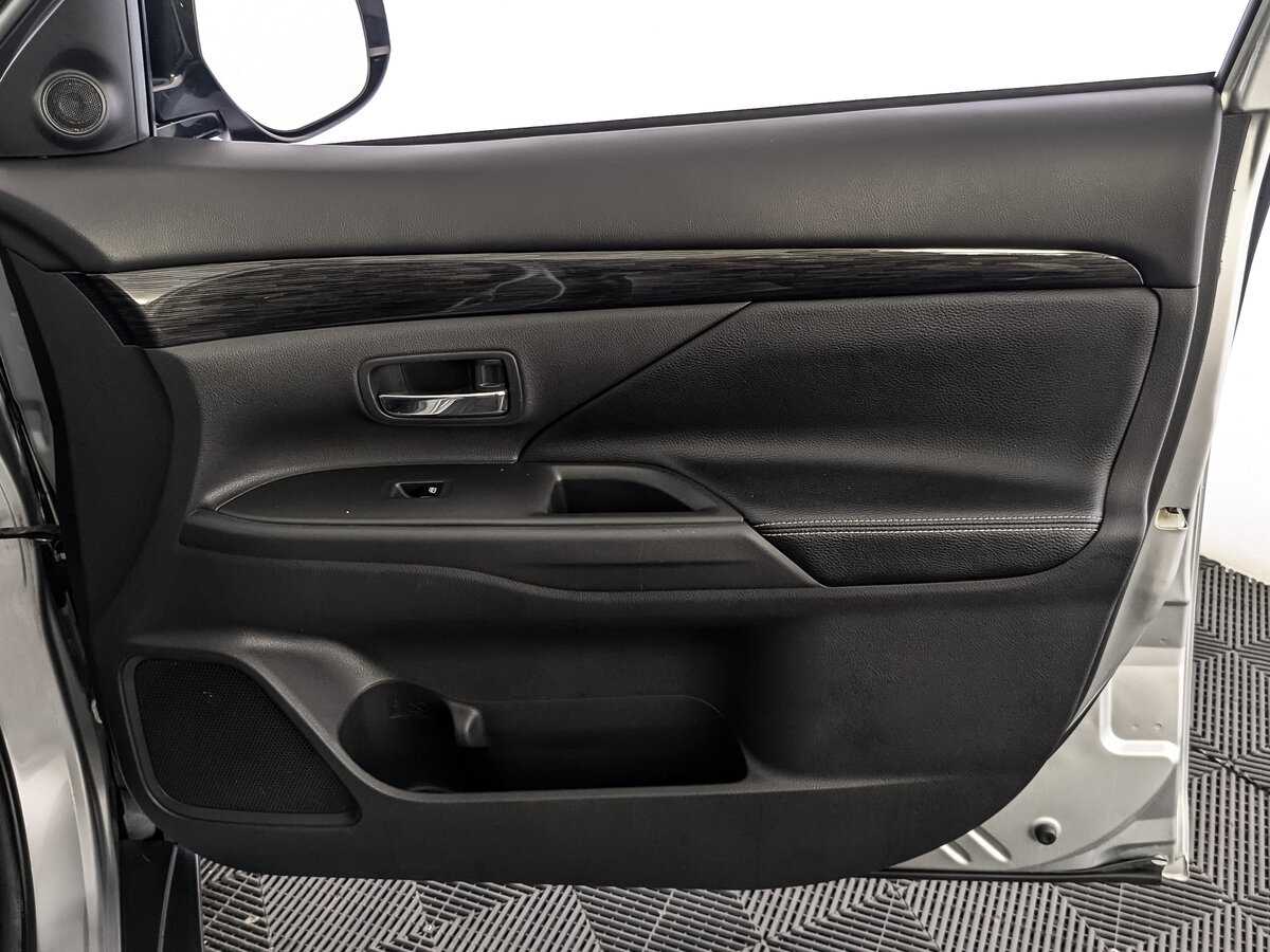 Mitsubishi Outlander, 2017 Фото №20