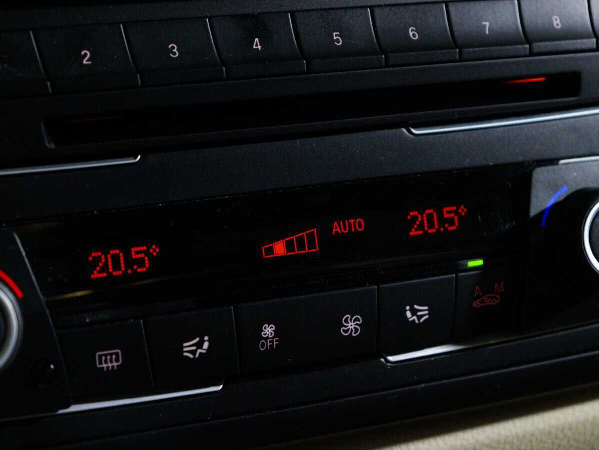 BMW 3 серии 320d xDrive, 2013 Фото №32