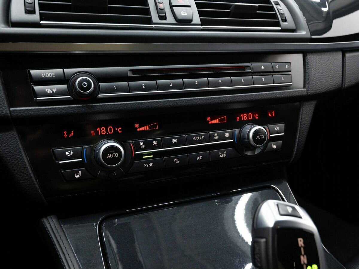 BMW 5 серии 528i xDrive, 2013 Фото №25