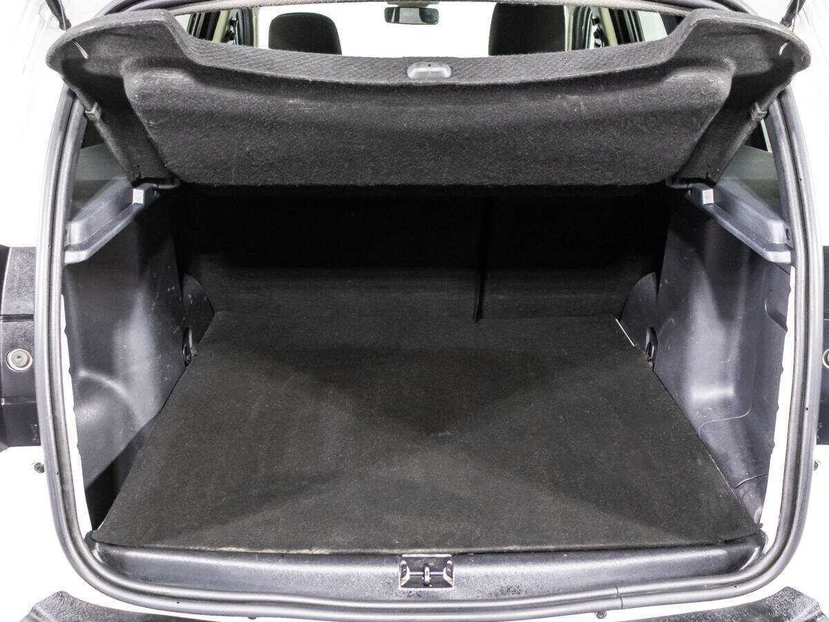 Nissan Terrano, 2018 Фото №15