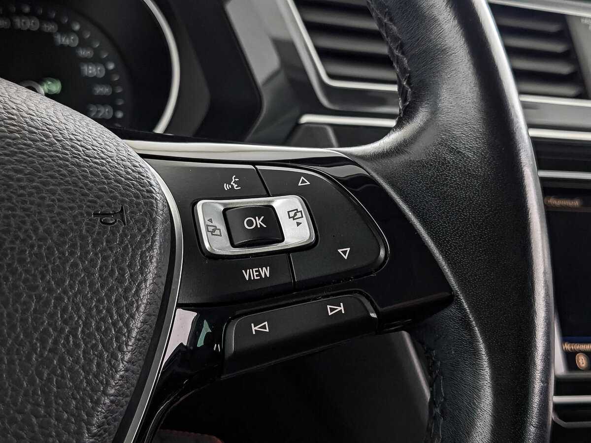 Volkswagen Tiguan, 2018 Фото №28