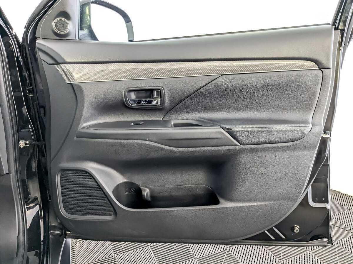 Mitsubishi Outlander, 2021 Фото №24