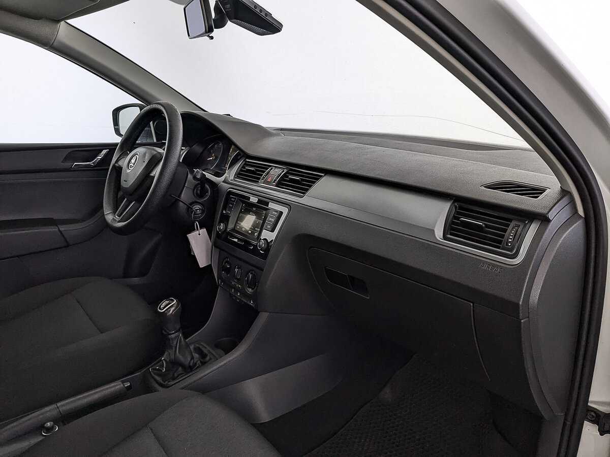 Skoda Rapid, 2017 Фото №13