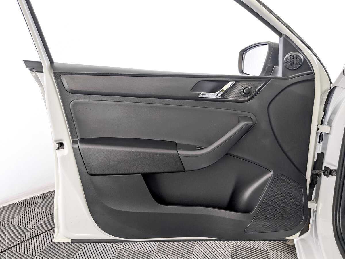 Skoda Rapid, 2017 Фото №19