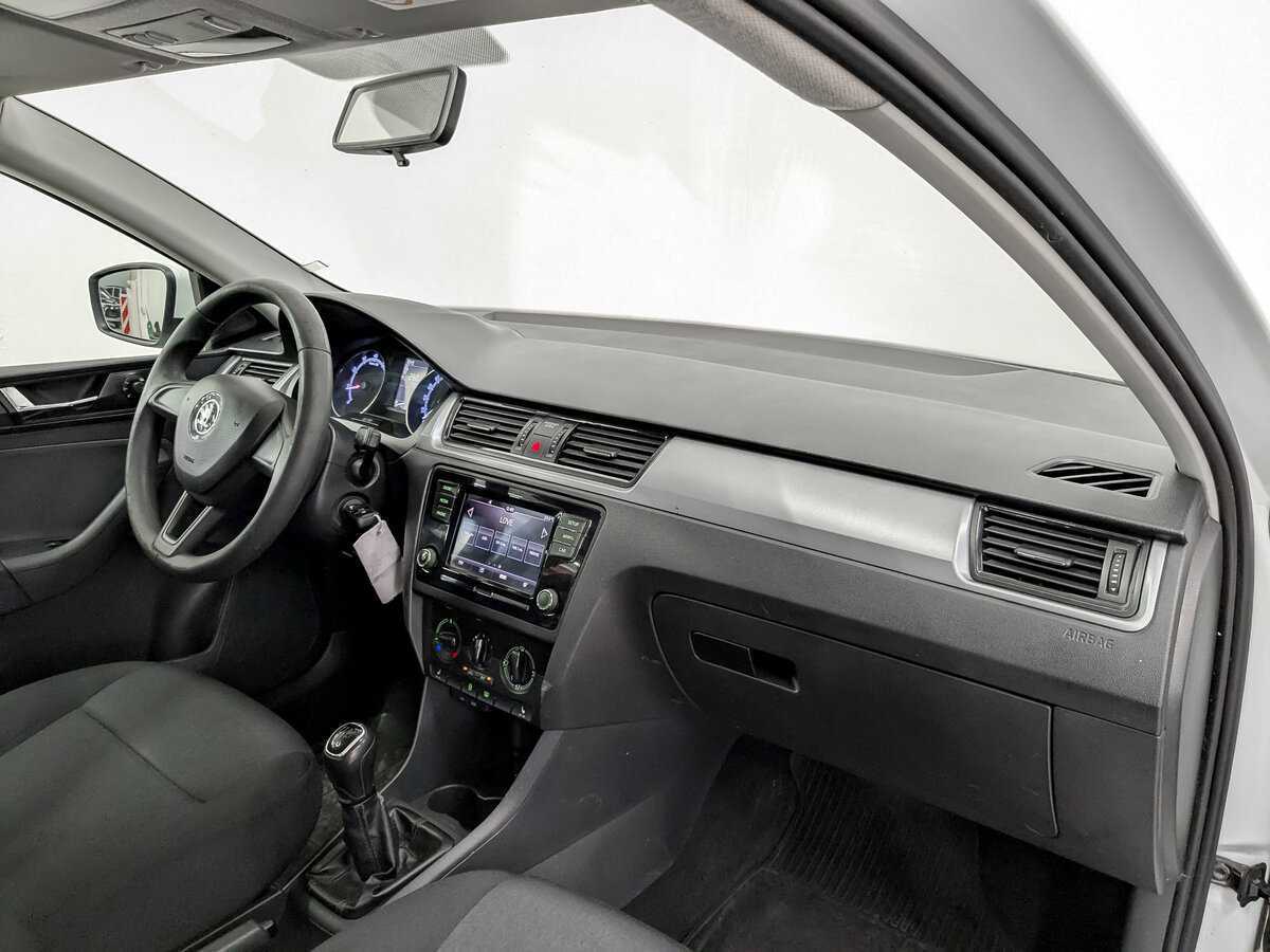 Skoda Rapid, 2017 Фото №11