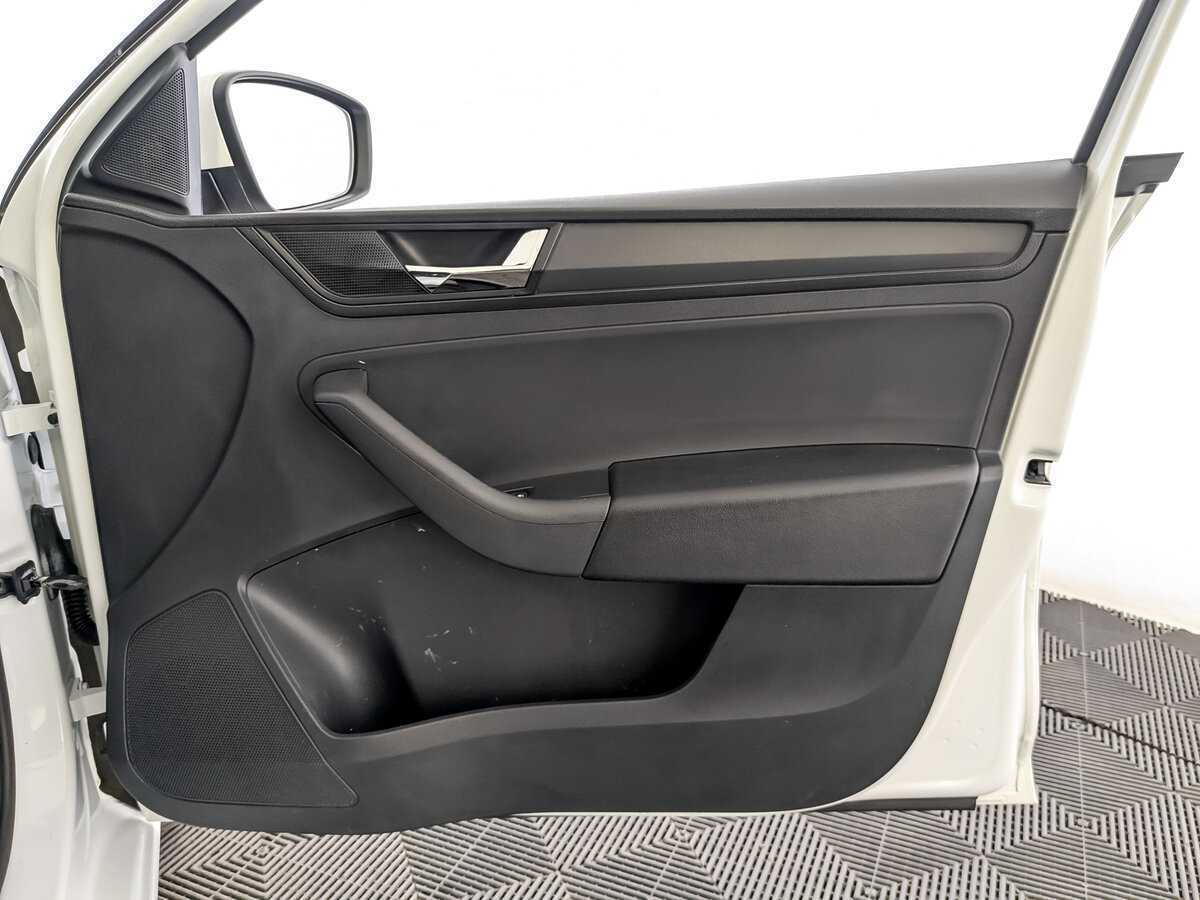 Skoda Rapid, 2017 Фото №24