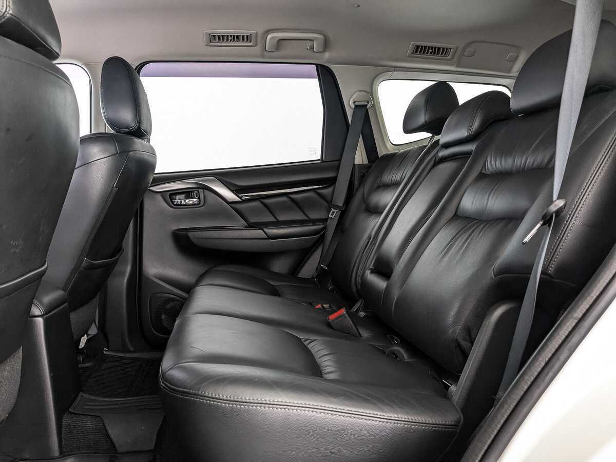 Mitsubishi Pajero Sport, 2017 Фото №16