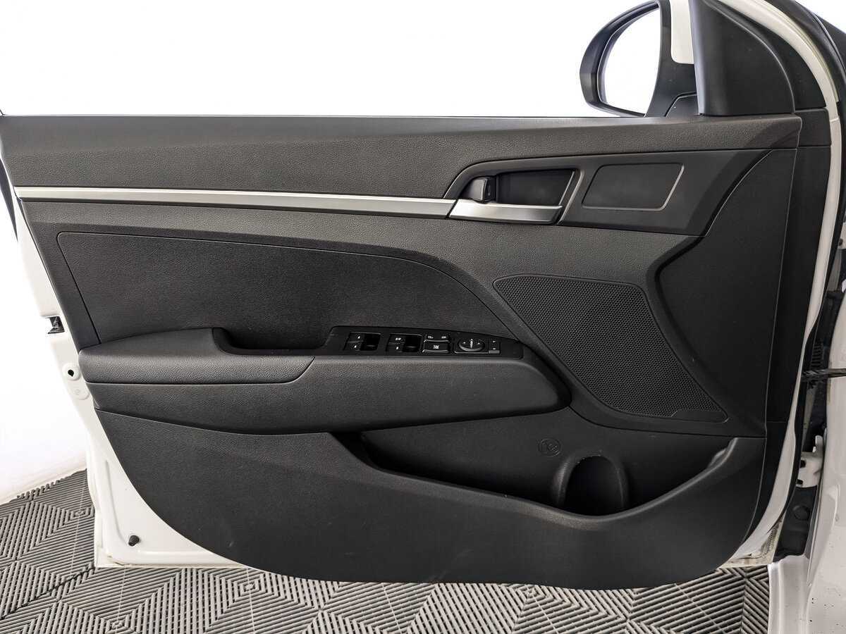 Hyundai Elantra, 2019 Фото №17