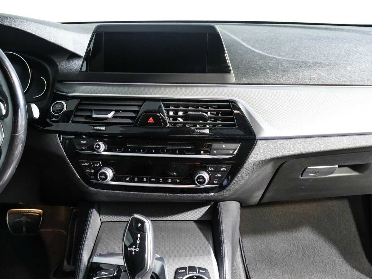 BMW 5 серии 520d xDrive, 2018 Фото №9