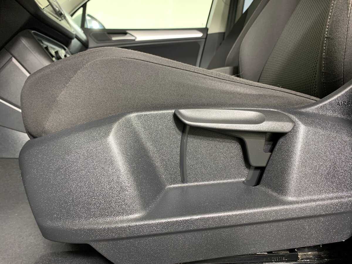 Volkswagen Tiguan, 2018 Фото №17