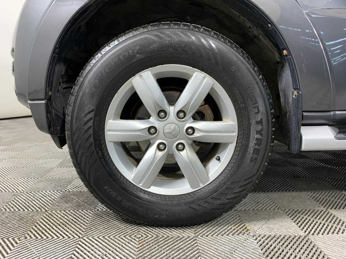 Mitsubishi Pajero, 2015 Фото №9