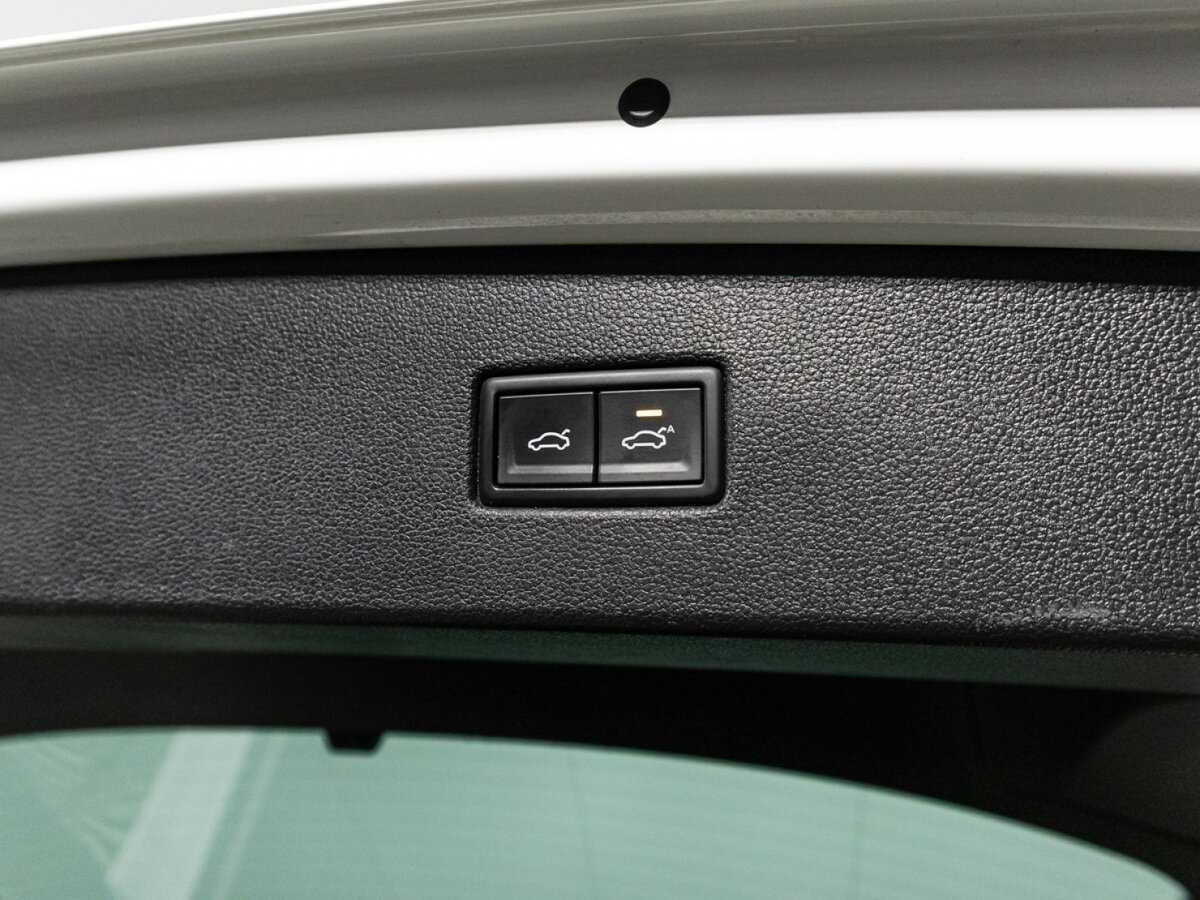 Volkswagen Tiguan, 2018 Фото №15