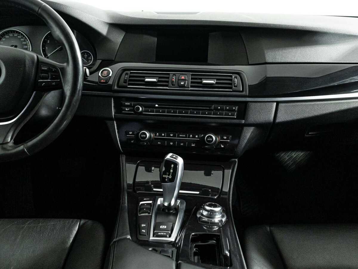 BMW 5 серии 528i xDrive, 2012 Фото №14