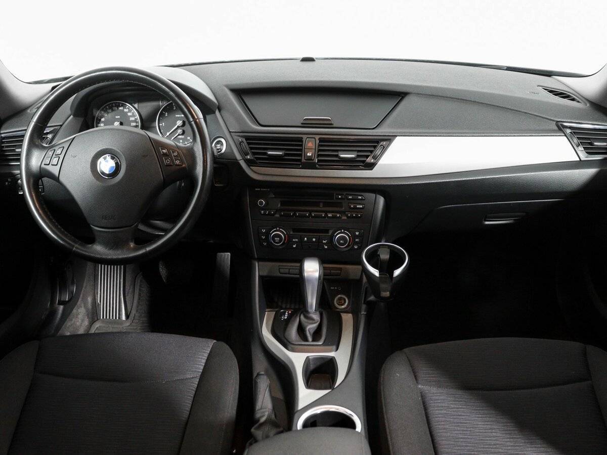 BMW X1 18i, 2014 Фото №11