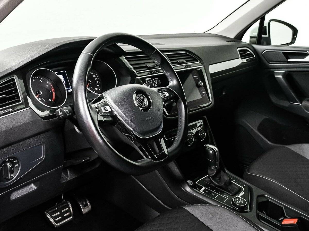 Volkswagen Tiguan, 2018 Фото №11