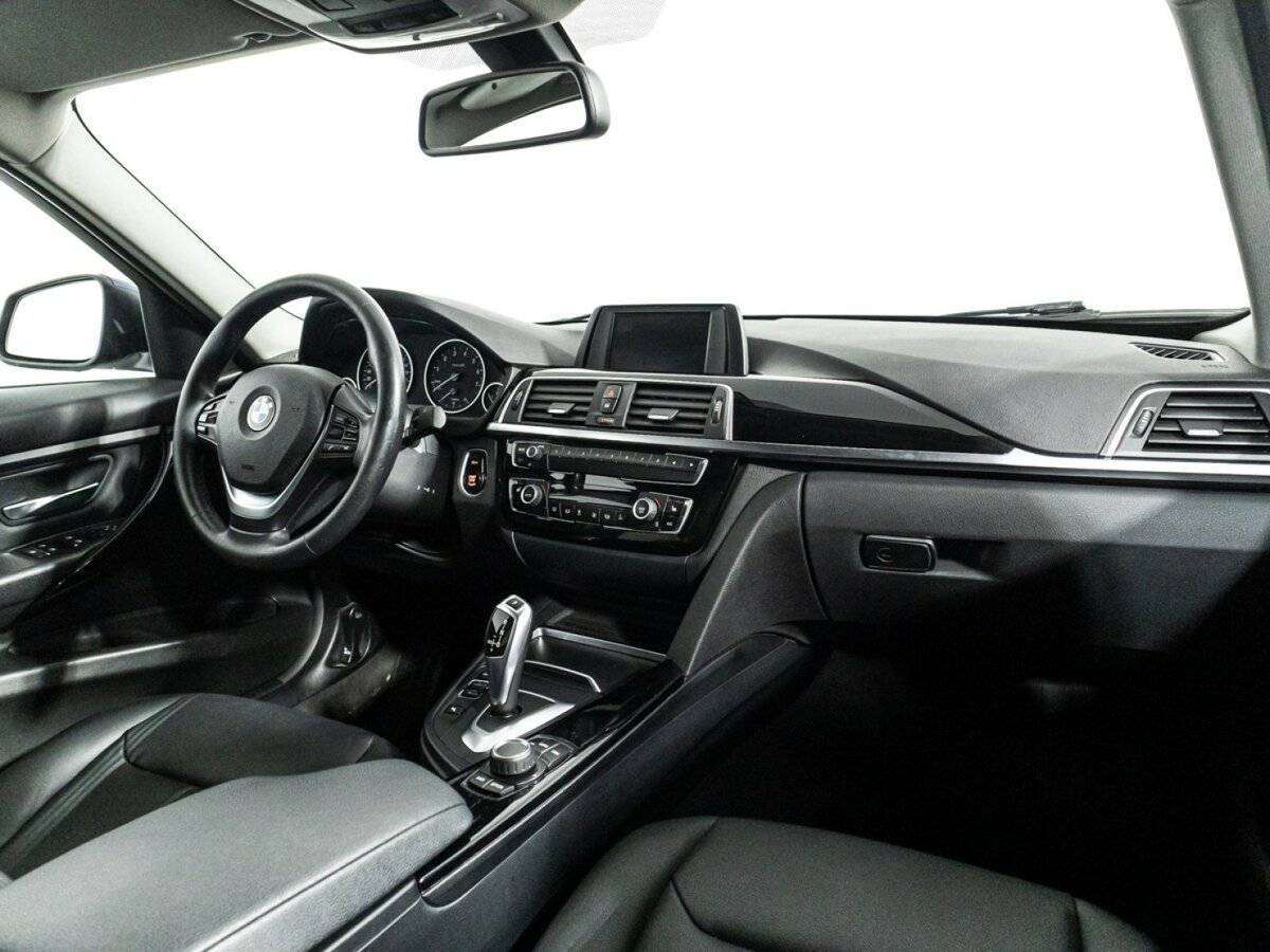 BMW 3 серии 318i, 2018 Фото №9