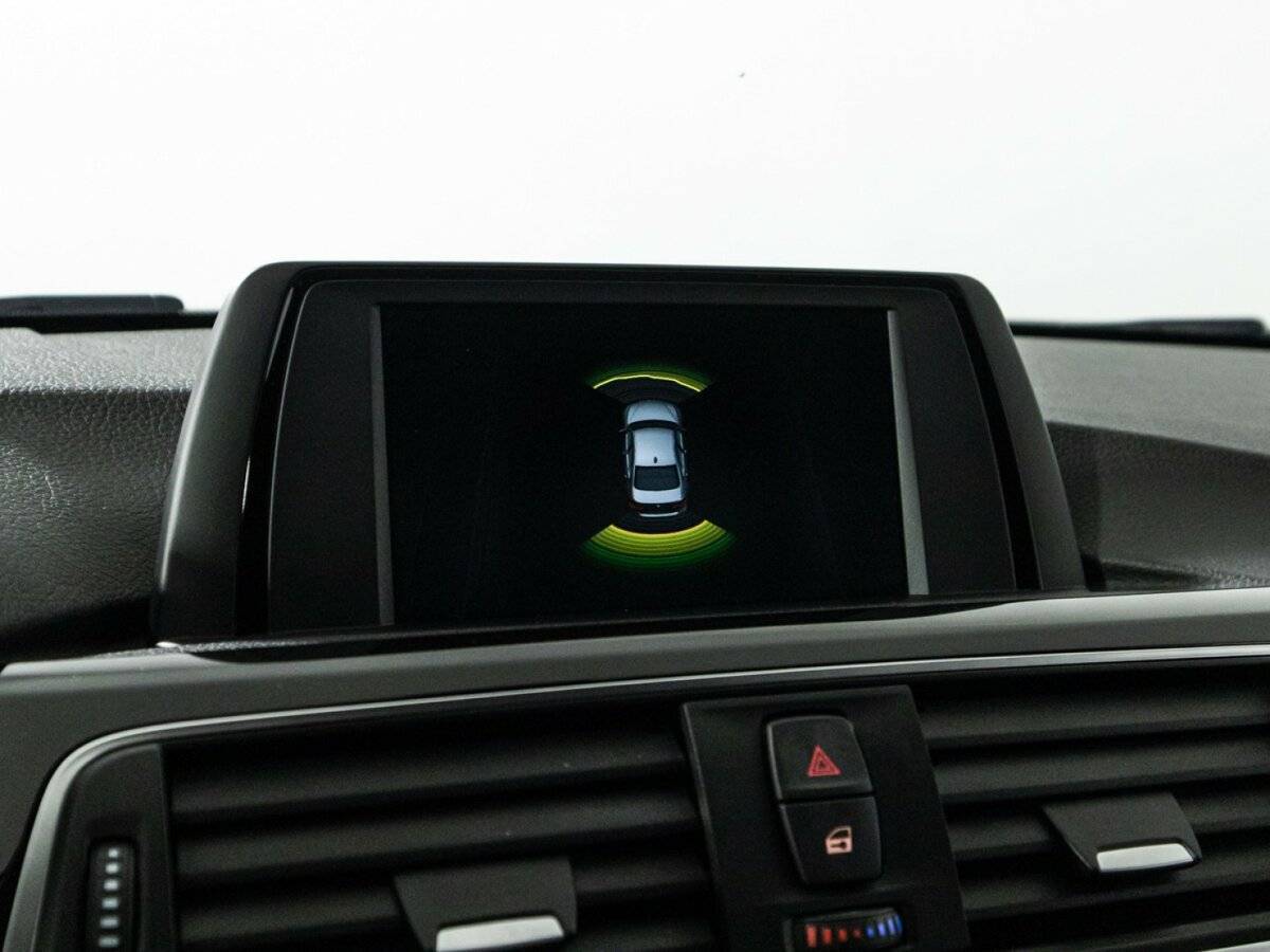 BMW 3 серии 318i, 2017 Фото №15