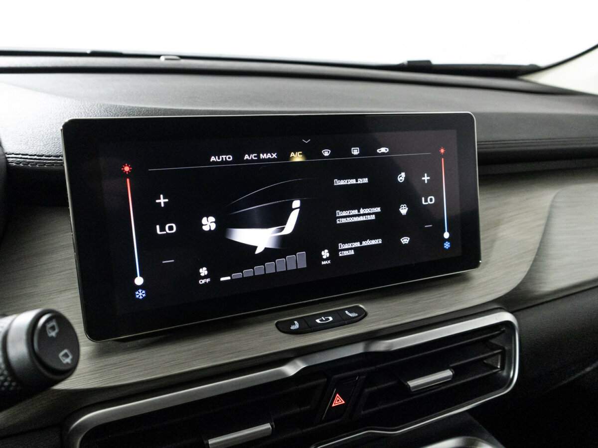 Geely Coolray, 2023 Фото №17