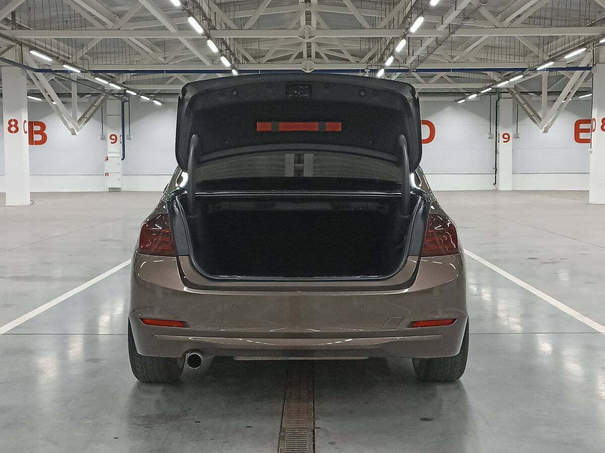 BMW 3 серии 320i, 2013 Фото №10