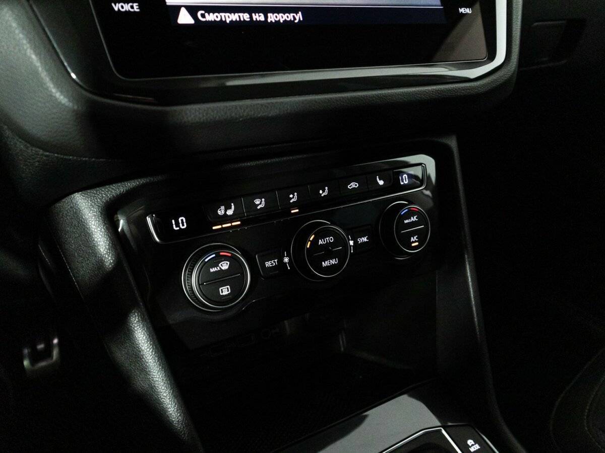 Volkswagen Tiguan, 2019 Фото №18