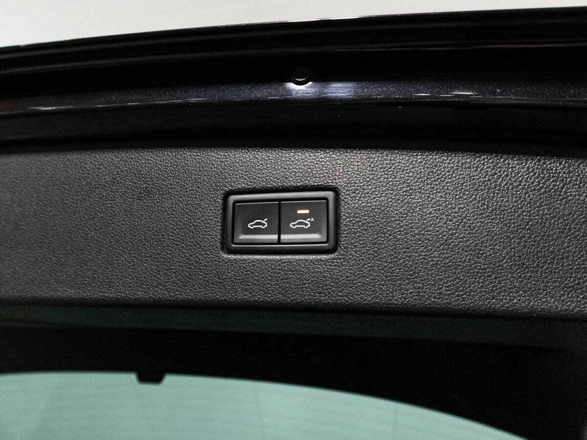 Volkswagen Tiguan, 2018 Фото №16