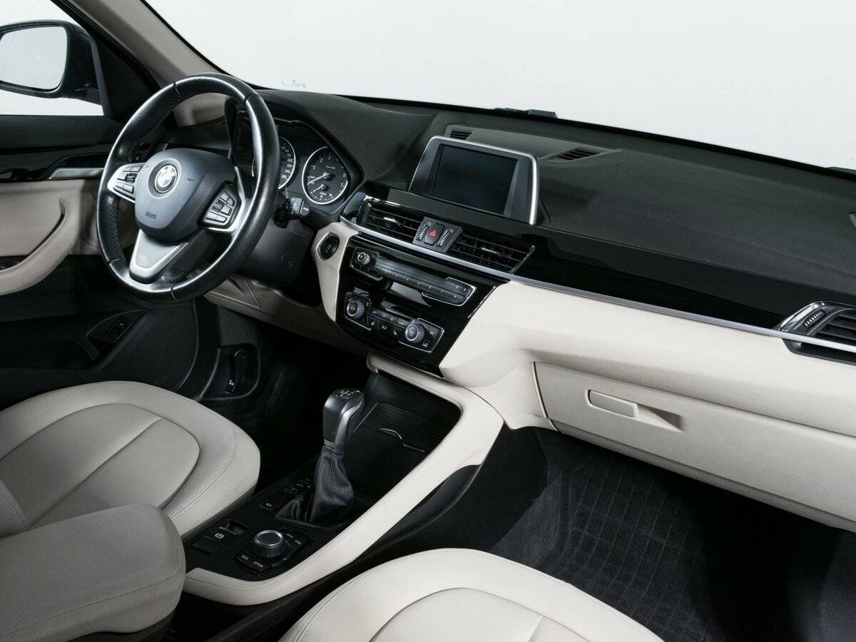 BMW X1 20i xDrive, 2017 Фото №9