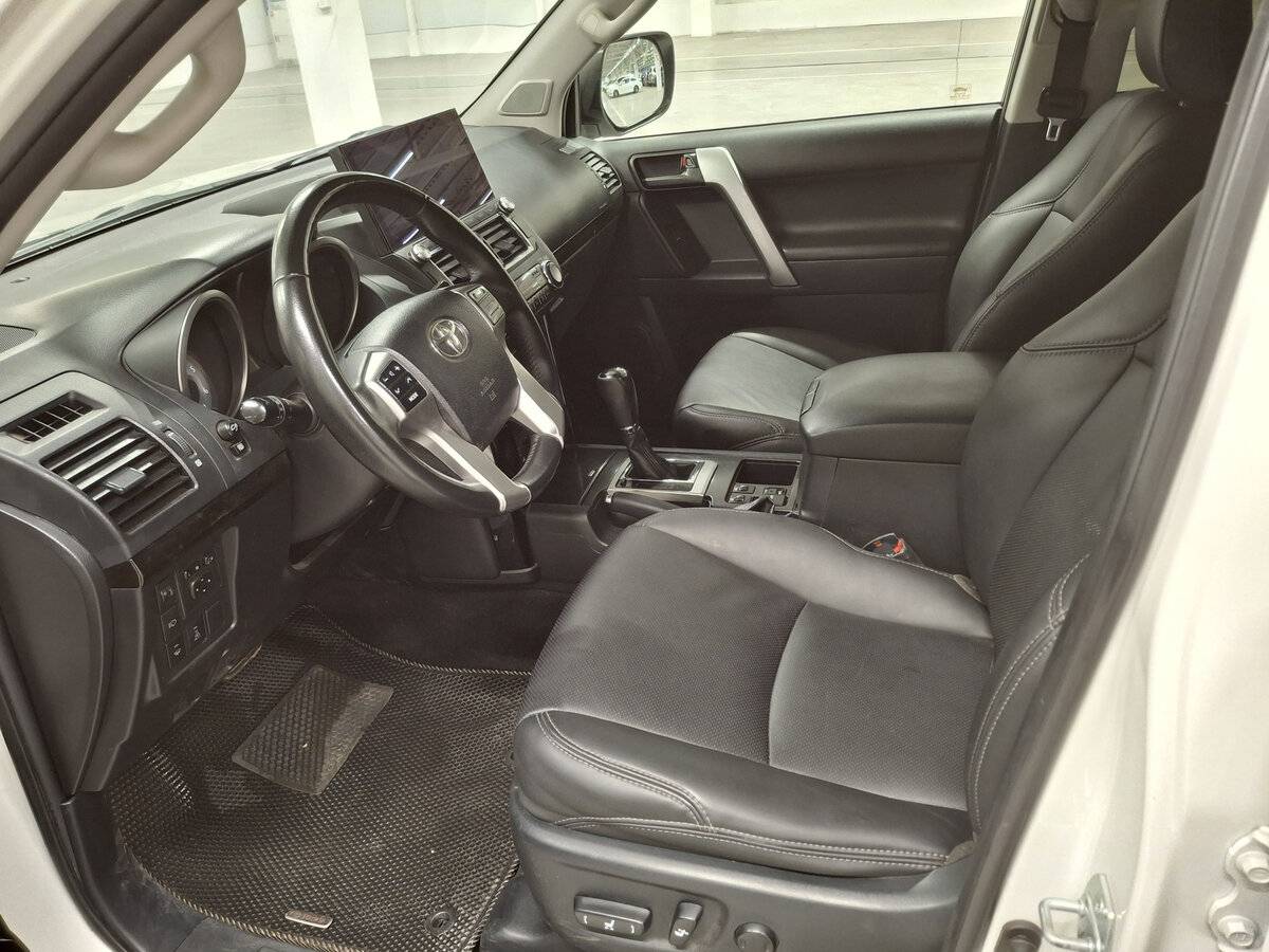 Toyota Land Cruiser Prado 150 Series Рестайлинг 1, 2014 Фото №13