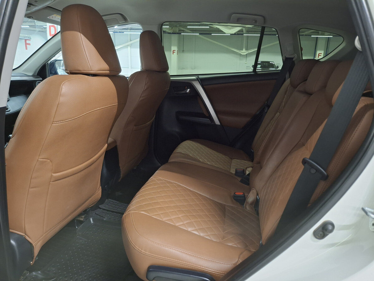 Toyota RAV4 IV (XA40) Рестайлинг, 2017 Фото №12