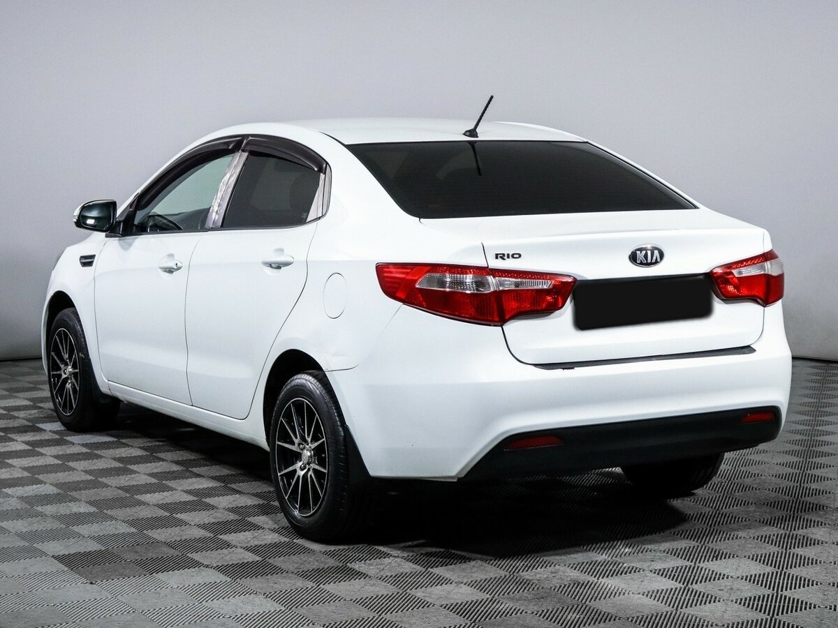 Kia Rio 5-speed III, 2013 Фото №6