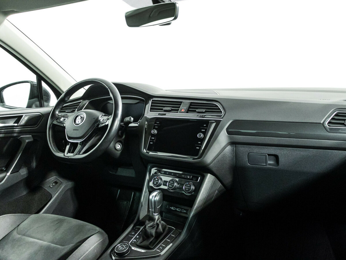 Volkswagen Tiguan II, 2018 Фото №9