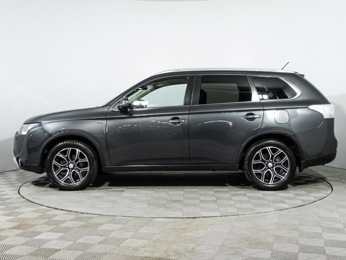 Mitsubishi Outlander III Рестайлинг, 2014 Фото №8