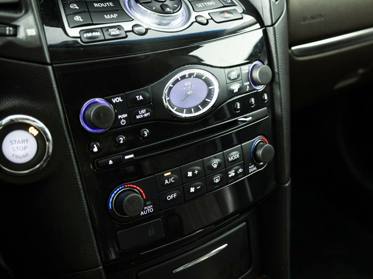 Infiniti FX37 II (S51) Рестайлинг, 2012 Фото №19