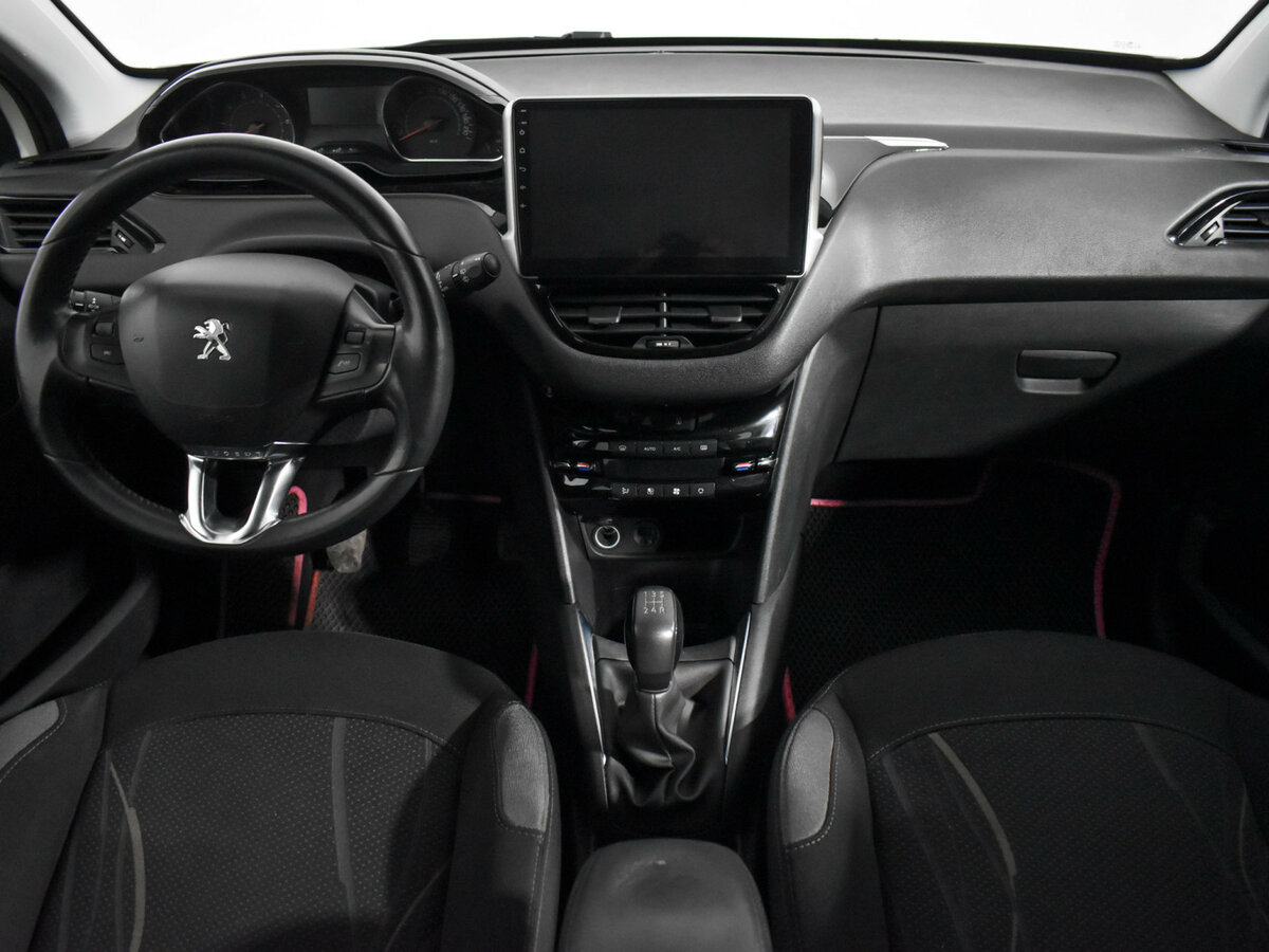 Peugeot 208 I, 2013 Фото №13