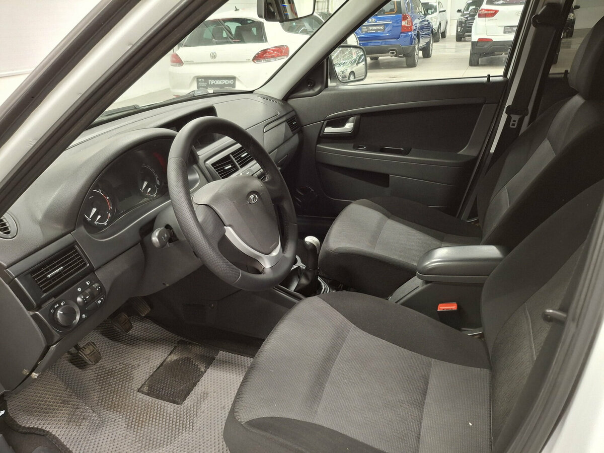 Lada (ВАЗ) Priora I Рестайлинг, 2017 Фото №16
